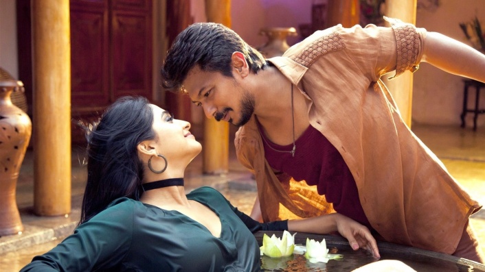 Saravanan Irukka Bayamaen