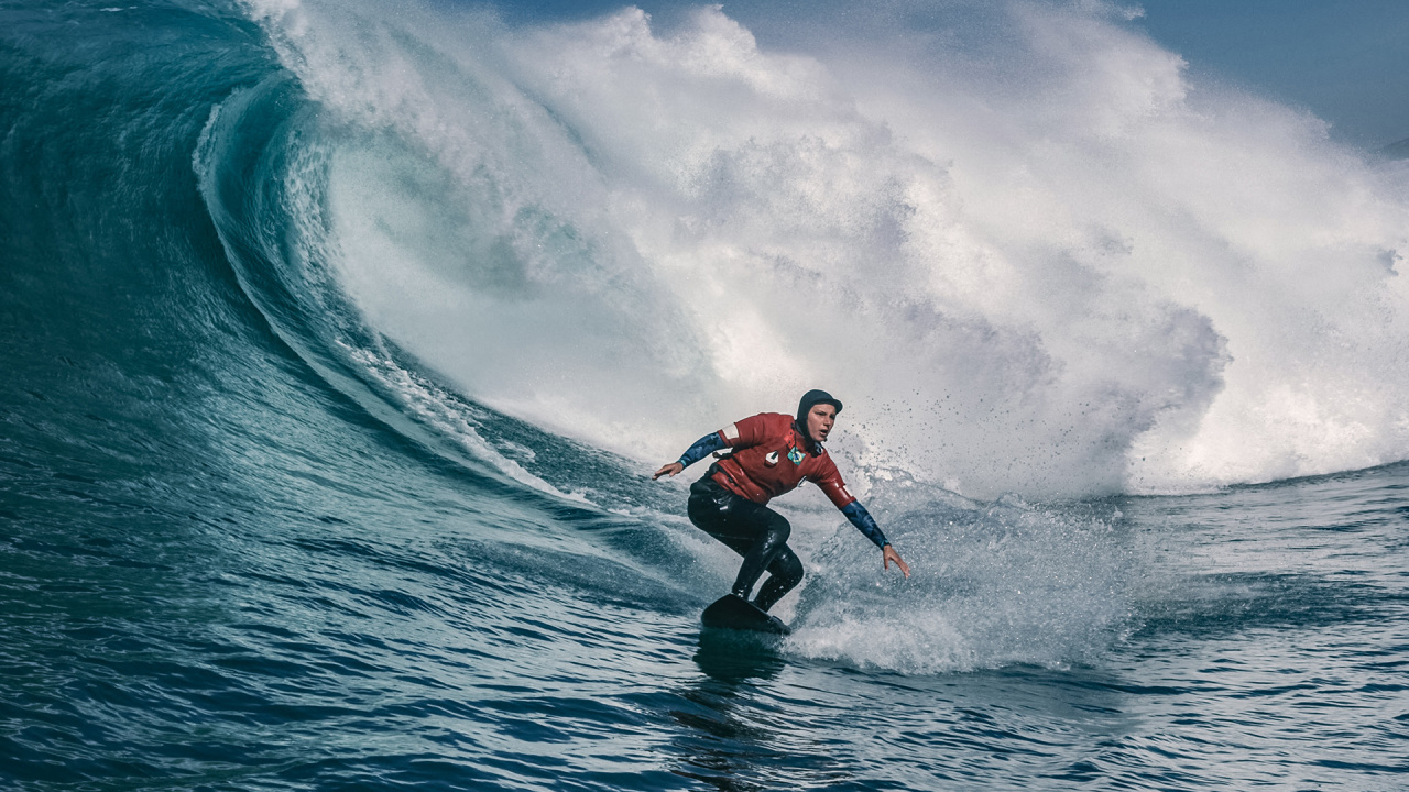 Maya and the Wave
