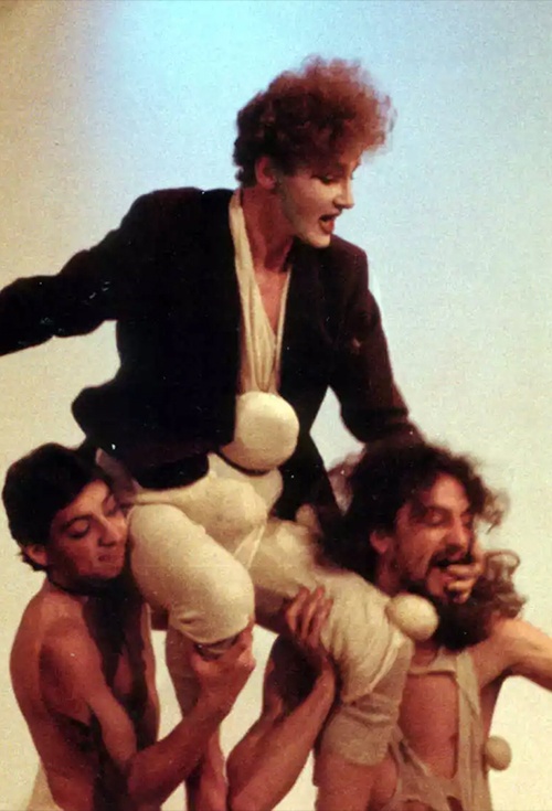 Free Theatre